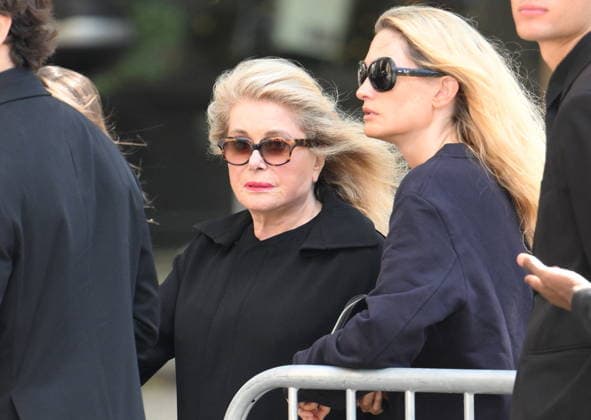 Mathilde Favier Funeral - Paris Catherine Deneuve during the funeral of Mathilde Favier, director of public relations for Christian Dior Couture, at the Saint-Sulpice church in Paris, France, on August 31, 2026. She died in a car accident with her partner, French producer Nicolas Altmayer, on August 17, aged 57 and 61, respectively. Photo by Eliot Blondet ABACAPRESS.COM Paris France  Copyright: xBlondetxEliot ABACAx