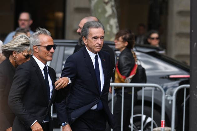NEWS : Funà railles de Mathilde Favier, directrice des relations publiques de Christian Dior Couture, à l à glise Saint-Sulpice à Paris - 31 08 2026 ernard Arnault, Helene Mercier Arnault - Funeral of Mathilde Favier, director of public relations for Christian Dior Couture, at the Saint-Sulpice church in Paris, France, on August 31, 2026. She died in a car accident with her partner, French producer Nicolas Altmayer, on August 17, aged 57 and 61, respectively. PARISFrance Copyright: xLIONELxURMANx
