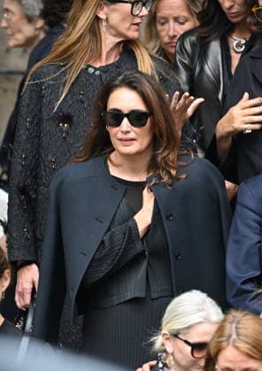Mathilde Favier Funeral - Paris Guest during the funeral of Mathilde Favier, director of public relations for Christian Dior Couture, at the Saint-Sulpice church in Paris, France, on August 31, 2026. She died in a car accident with her partner, French producer Nicolas Altmayer, on August 17, aged 57 and 61, respectively. Photo by Florian Poitout ABACAPRESS.COM Paris France  Copyright: xPoitoutxFlorian ABACAx