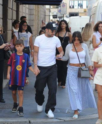 RECORD DATE NOT STATED IPA87977743 - Milan, photo by Mimmo Carriero—Cesc Fabregas, the Spanish coach of Como, is enjoying a relaxing afternoon with his wife, Daniella Semaan, and son, Leonardo  Copyright: xx xx 87977743