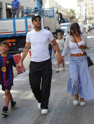 RECORD DATE NOT STATED IPA87977760 - Milan, photo by Mimmo Carriero—Cesc Fabregas, the Spanish coach of Como, is enjoying a relaxing afternoon with his wife, Daniella Semaan, and son, Leonardo  Copyright: xx xx 87977760