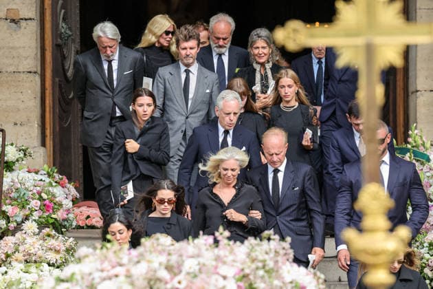 Robert Agostinelli, his children Héloïse Agostinelli, Carlo Agostinelli, and the loved ones of the deceased. Departure from Mathilde Favier’s funeral at the Church of Saint Sulpice in Paris on August 31, 2026. Dominique Jacovides, Cyril Moreau, Bestimage. Leaving Mathilde Favier’s funeral at the Church of Saint Sulpice in Paris on August 31, 2026, Paris, France  Copyright: xJACOVIDES-MOREAUx xBESTIMAGExJACOVIDES-MOREAUx xBESTIMAGEx