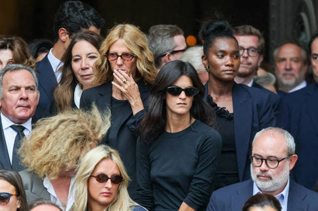 Francis Szpiner, Sandrine Kiberlain, and her daughter Suzanne Lindon, guests leaving Mathilde Favier’s funeral at the Church of Saint Sulpice in Paris on August 31, 2026. Dominique Jacovides, Cyril Moreau, Bestimage. Paris, France  Copyright: xJACOVIDES-MOREAUx xBESTIMAGExJACOVIDES-MOREAUx xBESTIMAGEx