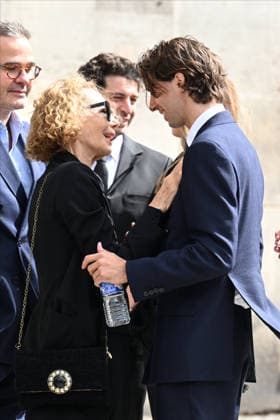Marisa Berenson and Carlo Agostinelli, the son of the late Mathilde Favier, arrive at Mathilde Favier s funeral at the Church of Saint Sulpice in Paris on August 31, 2026. Arrivals at the funeral of Mathilde Favier at the Church of Saint Sulpice in Paris, France  Copyright: xAgencex xBestimagexAgencex xBestimagex