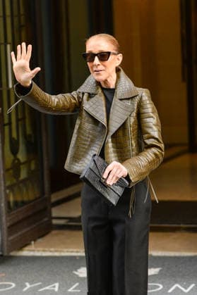 Céline Dion was cheered by her fans as she left the Royal Monceau luxury hotel in Paris, France, on August 31, 2026. Céline Dion is making her grand return to the stage in Paris with a series of exceptional concerts at the Paris La Défense Arena from September 12 to October 17, 2026. Sixteen exclusive dates in September and October 2026, as well as ten dates in May 2027, for a show that is already shaping up to be historic. Bestimage Canadian singer Céline Dion is acclaimed by fans as she leaves the Royal Monceau luxury hotel in Paris, France, on August 31, 2026. Céline Dion is making her grand return to the stage in Paris with a series of extraordinary concerts at the Paris La Défense Arena from September 12 to October 17, 2026. Sixteen e Copyright: xAgencex xBestimagexAgencex xBestimagex