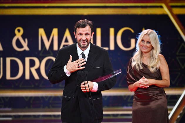 STOCKHOLM, SWEDEN 20260831 Joel Spira wins the award for Best Male Lead at the Kristallen Awards at Cirkus in Stockholm STOCKHOLM SWEDEN x10430x  Copyright: xChristinexOlsson TTx KRISTALLENGALAN 2026 h3yXEu1VGU8