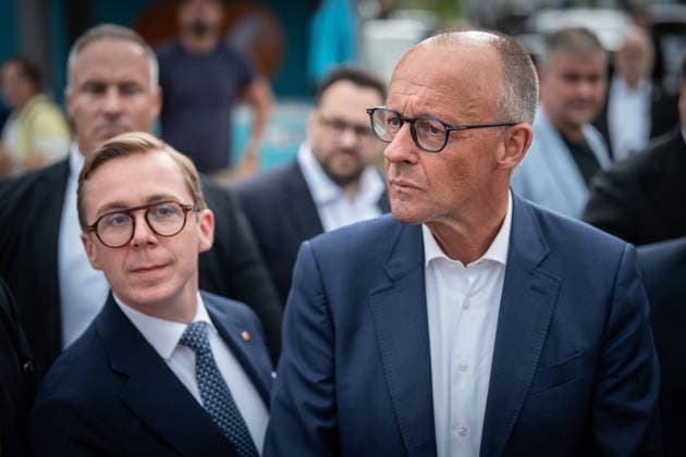 Chancellor Friedrich Merz with Philipp Amthor on the beach promenade in Kühlungsborn; Chancellor and CDU lead candidate campaigning for the 2026 Mecklenburg-Western Pomerania state election in Kühlungsborn, Kühlungsborn, Mecklenburg-Western Pomerania, Germany; LOCATION