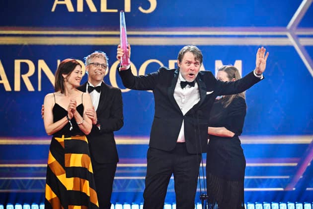 STOCKHOLM, SWEDEN 20260831 We at Saltkrakan and Henrik Norlén accept the Crystal Award for Children’s Program of the Year at the 2026 Kristallen Gala at Cirkus in Stockholm STOCKHOLM SWEDEN x10430x  Copyright: xChristinexOlsson TTx KRISTALLENGALAN 2026 xjlG8GgXyy8