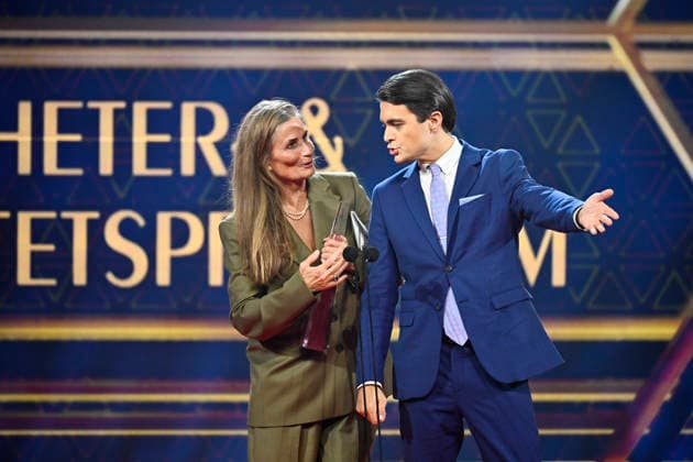 STOCKHOLM, SWEDEN 20260831 Messiah Hallberg and Svenska Nyheter accept the award for News and Current Affairs Program of the Year at the Kristallen Awards ceremony at Cirkus in Stockholm STOCKHOLM, SWEDEN x10430x  Copyright: xChristinexOlsson TTx KRISTALLENGALAN 2026 Km88kjtGT9Y