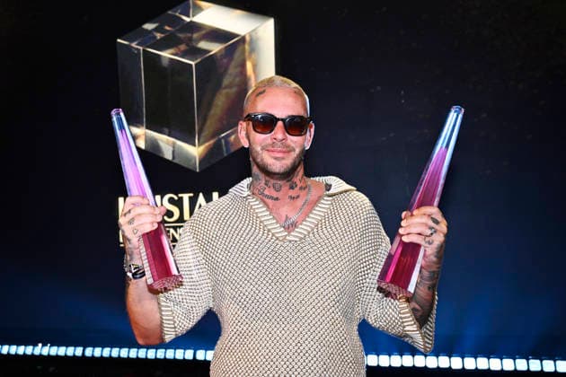 STOCKHOLM, SWEDEN 20260831 Joakim Lundell with the awards for Viewers’ Favorite Show and Male Host of the Year at the 2026 Kristallen Awards at Cirkus in Stockholm STOCKHOLM SWEDEN x10430x  Copyright: xChristinexOlsson TTx KRISTALLENGALAN 2026 kynBHqVXc3M