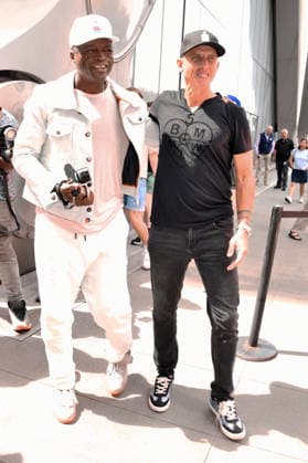 NEW YORK, NY - AUGUST 31 GRAMMY-winning artist Seal visits Brendan Murphy™s 12-ft LOVE MATTERS¦Everywhere: The Loehr Bear, which was dedicated to The Person First, a nonprofit focused on youth mental health, resilience and helping young people develop the tools to thrive. On August 31, 2026 in New York City. Copyright: xx
