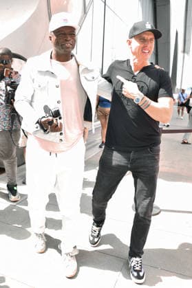 NEW YORK, NY - AUGUST 31 GRAMMY-winning artist Seal visits Brendan Murphy™s 12-ft LOVE MATTERS¦Everywhere: The Loehr Bear, which was dedicated to The Person First, a nonprofit focused on youth mental health, resilience and helping young people develop the tools to thrive. On August 31, 2026 in New York City. Copyright: xx
