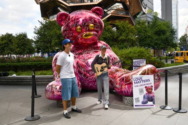 NEW YORK, NY - AUGUST 31: Jonah Marais and Zia Victoria pictured as GRAMMY-winning artist Seal visits Brendan Murphy™s 12-ft LOVE MATTERS¦Everywhere: The Loehr Bear, which was dedicated to The Person First, a nonprofit focused on youth mental health, resilience and helping young people develop the tools to thrive. Copyright: xx
