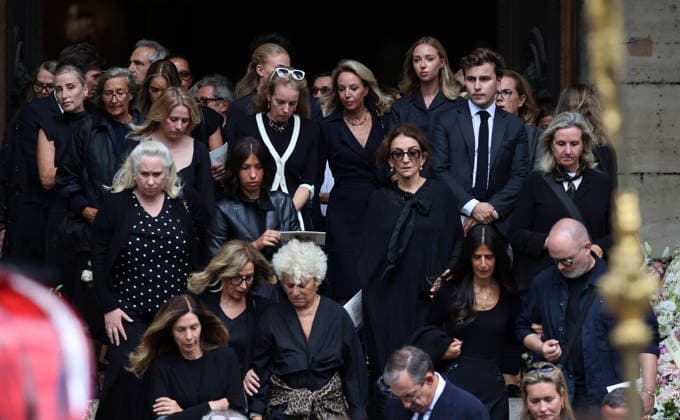 Obseques de Mathilde Favier en l™Ã glise Saint-Sulpice a Paris Obseques de Mathilde Favier en l™Ã glise Saint-Sulpice a Paris Paris,le 31 Aout 2026 Pictures : Camilla de Bourbon des Deux-Siciles et ses filles, Maria Chiara et Maria-Carolina  Copyright: xDavidxKerx