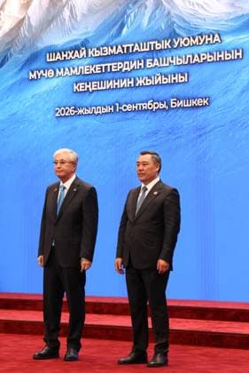 Kyrgyzstan SCO Summit 9232191 01.09.2026 Kazakh President Kassym-Jomart Tokayev is welcomed by Kyrgyz President Sadyr Japarov before a session of the Shanghai Cooperation Organization (SCO) summit in Bishkek, Kyrgyzstan. Vyacheslav Prokofiev Sputnik Bishkek Kyrgyzstan  Copyright: xVyacheslavxProkofievx