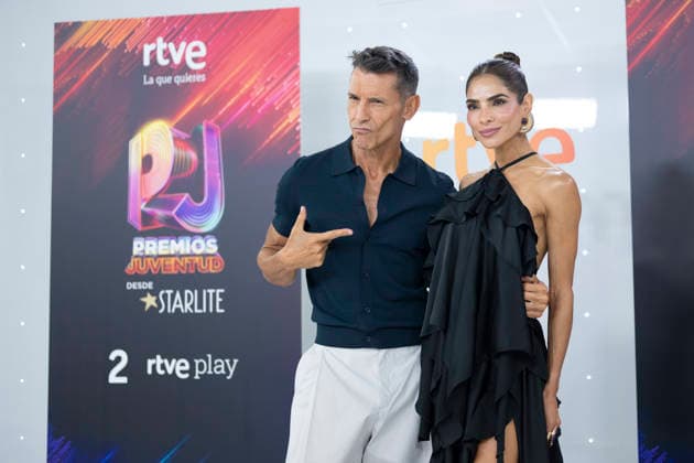 Presentation Of The 2026 Youth Awards in Madrid - 31 Aug 2026 TV presenter, actor Jesus Vazquez and model, presenter Alejandra Espinoza attend the photocall for the launch of the 2026 Premios Juventud in Madrid. Madrid Spain Copyright: xAtilanoxGarciax xSOPAxImagesx PHOTO05722