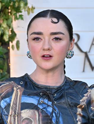 ˜Practical Magic 2™ US Premiere Maisie Williams arriving to the Practical Magic 2 US premiere held at the Directors Village on August 31, 2026 in Westwood, CA. Westwood Directors Village California USA Copyright: xLISAxOConnorx xAFF-USA.comx