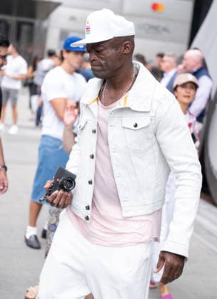 August 31, 2026, New York, Ny, United States: Seal sang beside a 14-foot purple and pink teddy bear sculpture called Love MattersÃ¢â‚¬Â¦Everywhere . Held at The Vessel at Hudson Yards in New York. Zuma Press August 31, 2026. New York United States  - ZUMAp281 20260831_zea_p281_029 Copyright: xPhotoxImagexPressx