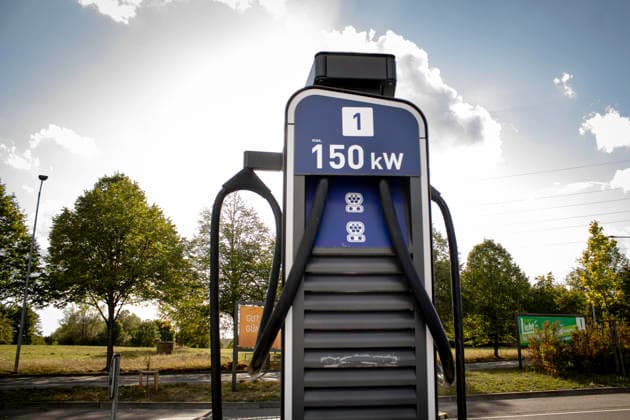 Charging station in the parking lot of a Globus supermarket. There are numerous charging stations for electric cars in the parking lot of the Globus supermarket in Neunkirchen, Saarland. The photo was taken on August 31, 2026.