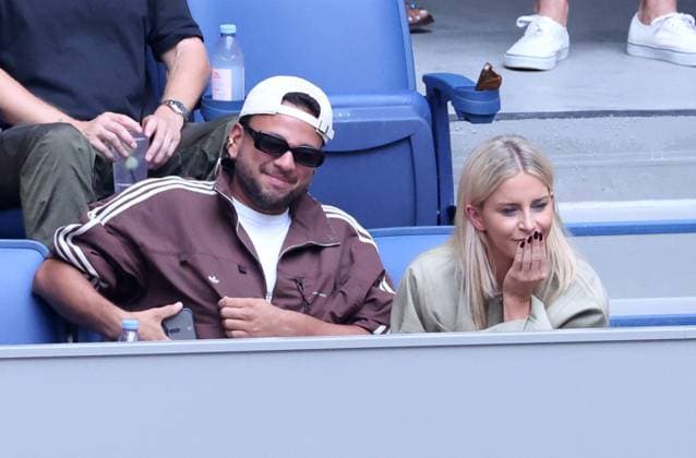 Us Open - Caroline Daur And Alan Leal In The Stands Caroline Daur and make up artist Alan leal attend the night session on day 2 at te US Open in New York, NY on August 31, 2026. Photo by Dylan Travis ABACAPRESS.COM New York NY  Copyright: xDylanxTravis ABACAx