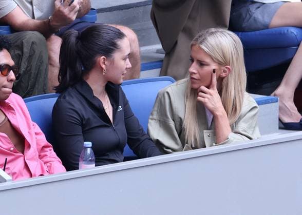 Us Open - Caroline Daur and Eva Lys In The Stands Caroline Daur and German tennis player Eva Lys attend the night session on day 2 at te US Open in New York, NY on August 31, 2026. Photo by Dylan Travis ABACAPRESS.COM New York NY  Copyright: xDylanxTravis ABACAx