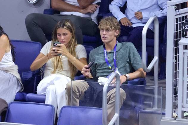 Us Open - Cruz Hewitt And Myla Federer In The Stands Roger Federer s twin daughter Myla and Lleyton Hewitt s son Cruz Hewitt attend together the night session on day 2 at te US Open in New York, NY on August 31, 2026. Photo by Dylan Travis ABACAPRESS.COM New York NY  Copyright: xDylanxTravis ABACAx