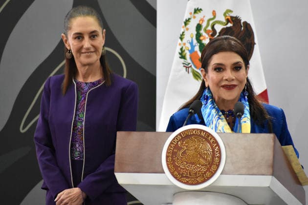 News - Mexico™s President Claudia Sheinbaum Holds Press Conference to Mark First Day of Classes Mexican President Claudia Sheinbaum Pardo is seen behind while the Head of Government of Mexico City Clara Brugada speaks during a press conference on the first day of the 2026-2027 school year, held at the Technical Secondary School No. 10 "Artes Graficas" on August 31, 2026 in Mexico City, Mexico. Copyright: xLuisxBarronx xEyepixxGroup Eyepixx xLiveMediax LPN_2632832