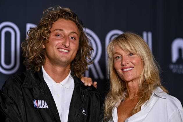 Joalukas Noah and his mother, Isabelle Camus, at the premiere of the film *The Opera* at the Folies Bergère in Paris on August 31, 2026. Pierre Perusseau, Bestimage. Premiere of the film *The Opera* at the Folies Bergère in Paris on August 31, 2026. Paris, France  Copyright: xPierrexPerusseaux xBestimagexPierrexPerusseaux xBestimagex