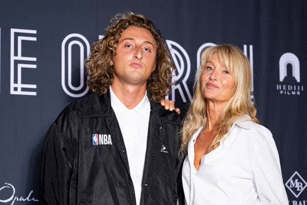 Joalukas Noah and his mother, Isabelle Camus, at the premiere of the film *The Opera* at the Folies Bergère in Paris on August 31, 2026. Pierre Perusseau, Bestimage. Premiere of the film *The Opera* at the Folies Bergère in Paris on August 31, 2026. Paris, France  Copyright: xPierrexPerusseaux xBestimagexPierrexPerusseaux xBestimagex