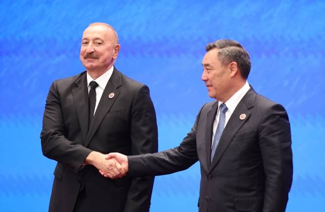 Kyrgyzstan SCO Summit 9232518 01.09.2026 Azerbaijani President Ilham Aliyev is welcomed by Kyrgyz President Sadyr Japarov before a meeting in the Shanghai Cooperation Organization (SCO) Plus format in Bishkek, Kyrgyzstan. Petr Kovalev Sputnik Bishkek Kyrgyzstan  Copyright: xPetrxKovalevx