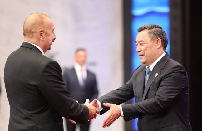 Kyrgyzstan SCO Summit 9232522 01.09.2026 Azerbaijani President Ilham Aliyev is welcomed by Kyrgyz President Sadyr Japarov before a meeting in the Shanghai Cooperation Organization (SCO) Plus format in Bishkek, Kyrgyzstan. Petr Kovalev Sputnik Bishkek Kyrgyzstan  Copyright: xPetrxKovalevx