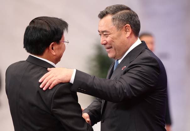 Kyrgyzstan SCO Summit 9232528 01.09.2026 Lao President Thongloun Sisoulith is welcomed by Kyrgyz President Sadyr Japarov before a meeting in the Shanghai Cooperation Organization (SCO) Plus format in Bishkek, Kyrgyzstan. Petr Kovalev Sputnik Bishkek Kyrgyzstan  Copyright: xPetrxKovalevx