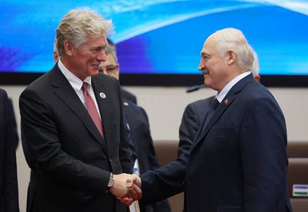 Kyrgyzstan SCO Summit 9232726 01.09.2026 Kremlin spokesman Dmitry Peskov and Belarusian President Alexander Lukashenko shake hands before a meeting in the Shanghai Cooperation Organization (SCO) Plus format in Bishkek, Kyrgyzstan. Vyacheslav Prokofiev Sputnik Bishkek Kyrgyzstan  Copyright: xVyacheslavxProkofievx