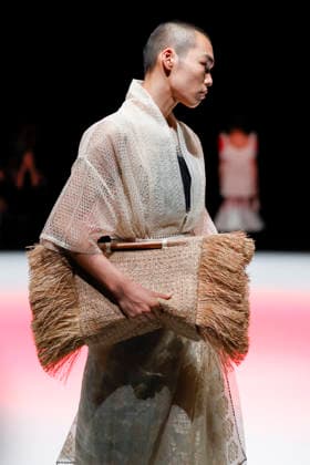September 1, 2026, Tokyo, Japan: A model wearing fashion designer Rhett Eala s collection walks down the runway during the BENCH Fashion Show Threads of Dreams , part of the Rakuten Fashion Week TOKYO 2027 Spring Summer Collection. BENCH is the largest fashion and lifestyle brand in Philippines. The fashion week runs from August 31 to September 5. Tokyo Japan  - ZUMAm191 20260901_aap_m191_022 Copyright: xRodrigoxReyesxMarinx