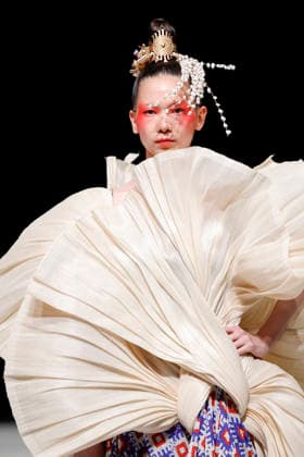 September 1, 2026, Tokyo, Japan: A model wearing fashion designer Jaggy Glarino s collection walks down the runway during the BENCH Fashion Show Threads of Dreams , part of the Rakuten Fashion Week TOKYO 2027 Spring Summer Collection. BENCH is the largest fashion and lifestyle brand in Philippines. The fashion week runs from August 31 to September 5. Tokyo Japan  - ZUMAm191 20260901_aap_m191_025 Copyright: xRodrigoxReyesxMarinx