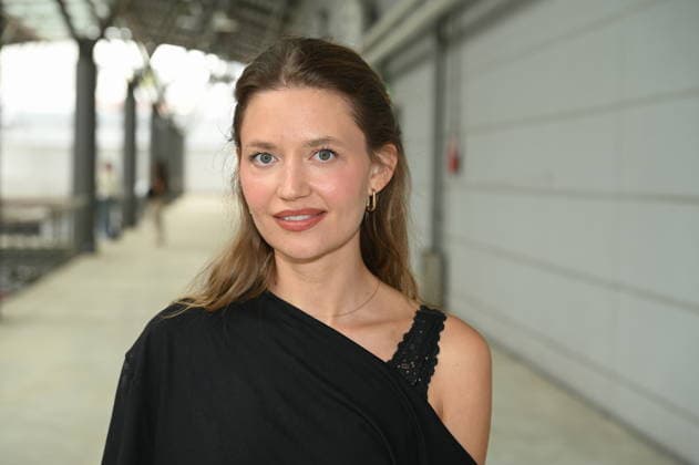 Actress Amrei Haardt poses at the big fan gathering and awards ceremony for the RTL series *Unter Uns*