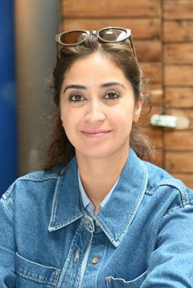 Actress Özge Delioglan poses at the big fan gathering and awards ceremony for the RTL series *Unter Uns*