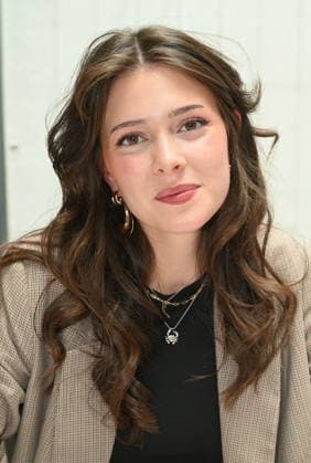 Actress Maira Kellers poses at the big fan gathering and awards ceremony for the RTL series *Unter Uns*