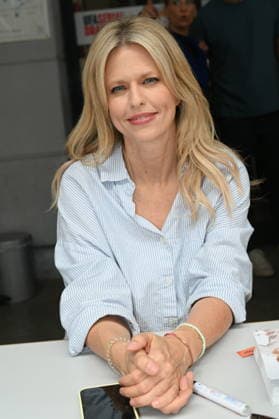 Actress Miriam Lahnstein poses at the big fan gathering and awards ceremony for the RTL series *Unter Uns*