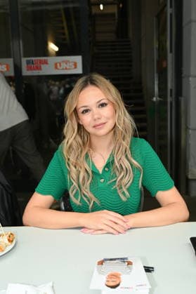 Actress Theresa Traser poses at the big fan gathering and awards ceremony for the RTL series *Unter Uns*