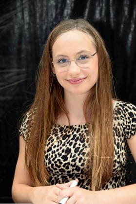 Actress Sophia Gül poses at the big fan gathering and awards ceremony for the RTL series *Unter Uns*