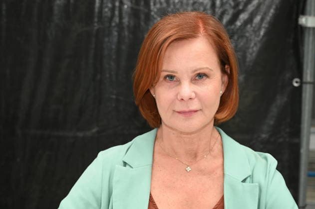 Actress Petra Blossey poses at the big fan gathering and awards ceremony for the RTL series *Unter Uns*