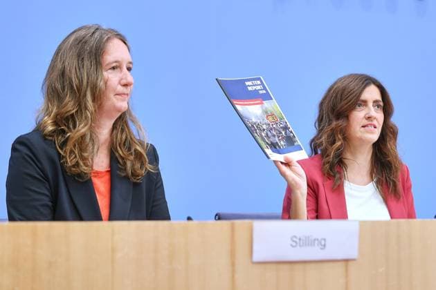 Berlin, Deutschland, 01.09.2026: Bundespressekonferenz: Wohnungskrise wird zur Sozialstaatskrise: Mieterbund legt aktuellen Mietenreport vor: Gwendolyn Stilling, GKS Consult, Autorin des Mietenreports 2026 und Melanie Weber-Moritz, Präsidentin des Deutschen Mieterbundes e. V. *** Berlin, Germany, September 1, 2026 Federal Press Conference: Housing Crisis Becomes a Crisis for the Welfare State Tenants’ Association Presents Latest Rent Report Gwendolyn Stilling, GKS Consult, author of the 2026 Rent Report, and Melanie Weber Moritz, President of the German Tenants’ Association e.V. Copyright: xdtsxNachrichtenagenturx dts_132227