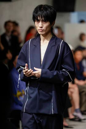 September 1, 2026, Tokyo, Japan: A model walks the runway presenting designer Mitsuru Okazaki s Spring Summer 2027 collection during Rakuten Fashion Week TOKYO. The fashion week runs from August 31 to September 5. Tokyo Japan  - ZUMAm191 20260901_aap_m191_073 Copyright: xRodrigoxReyesxMarinx