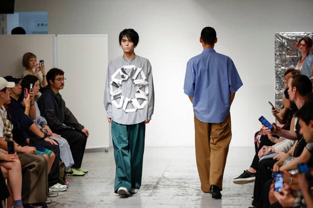September 1, 2026, Tokyo, Japan: Models walk the runway presenting designer Mitsuru Okazaki s Spring Summer 2027 collection during Rakuten Fashion Week TOKYO. The fashion week runs from August 31 to September 5. Tokyo Japan  - ZUMAm191 20260901_aap_m191_085 Copyright: xRodrigoxReyesxMarinx