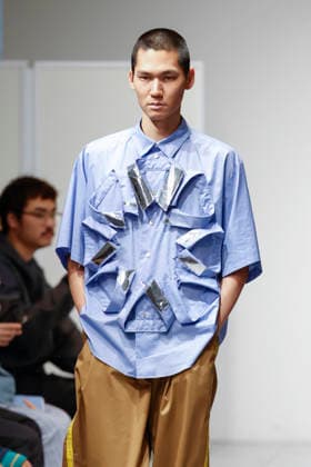 September 1, 2026, Tokyo, Japan: A model walks the runway presenting designer Mitsuru Okazaki s Spring Summer 2027 collection during Rakuten Fashion Week TOKYO. The fashion week runs from August 31 to September 5. Tokyo Japan  - ZUMAm191 20260901_aap_m191_090 Copyright: xRodrigoxReyesxMarinx