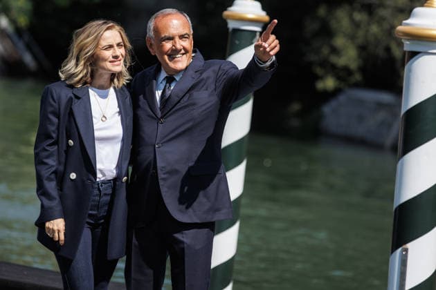 83rd Venice International film festival in Venice, Italy - 01 Sep 2026. Italian host Greta Scarano and Venice Film Festival director Alberto Barbera attend the 83rd Venice International Film Festival at Darsena Excelsior. Venice Italy Copyright: xMarcoxBaradax xSOPAxImagesx 20260901_ARRIVAL GRETA SCARANO-9