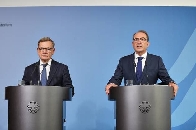 Berlin, Deutschland, 01.09.2026: Bundesinnenministerium: Statement von Innenminister und Außenminister zu Drohnen-Anschlag in Leipzig: Bundesminister des Auswärtigen Johann Wadephul (CDU) und Bundesminister des Innern Alexander Dobrindt (CSU) *** Berlin, Germany, September 1, 2026 Federal Ministry of the Interior Statement by the Minister of the Interior and the Minister of Foreign Affairs on the drone attack in Leipzig Federal Minister of Foreign Affairs Johann Wadephul (CDU) and Federal Minister of the Interior Alexander Dobrindt (CSU) Copyright: xdtsxNachrichtenagenturx dts_132285