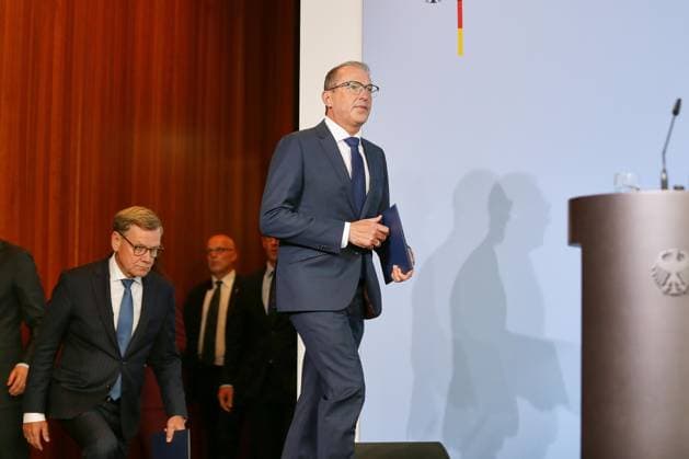Berlin, Deutschland, 01.09.2026: Bundesinnenministerium: Statement von Innenminister und Außenminister zu Drohnen-Anschlag in Leipzig: Bundesminister des Auswärtigen Johann Wadephul (CDU) und Bundesminister des Innern Alexander Dobrindt (CSU) *** Berlin, Germany, September 1, 2026 Federal Ministry of the Interior Statement by the Minister of the Interior and the Minister of Foreign Affairs on the drone attack in Leipzig Federal Minister of Foreign Affairs Johann Wadephul (CDU) and Federal Minister of the Interior Alexander Dobrindt (CSU) Copyright: xdtsxNachrichtenagenturx dts_132293