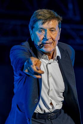 Music Concert - Gianni Morandi - c era un ragazzo estate 2026 Gianni Morandi portrait performer on stage during Gianni Morandi - c era un ragazzo estate 2026, Music Concert in Este - Padua, Italy, August 31 2026 Este - Padua Carrarese Castle Este Italy Copyright: xAlessioxMarinix xLiveMediax LPM_2633459